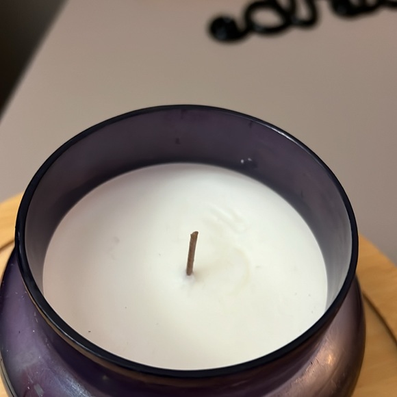 LAVENDER VANILLA CANDLE - Picture 3 of 5
